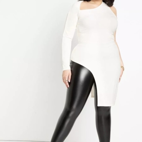 Eloquii One-Shoulder Top - Picture 2 of 4